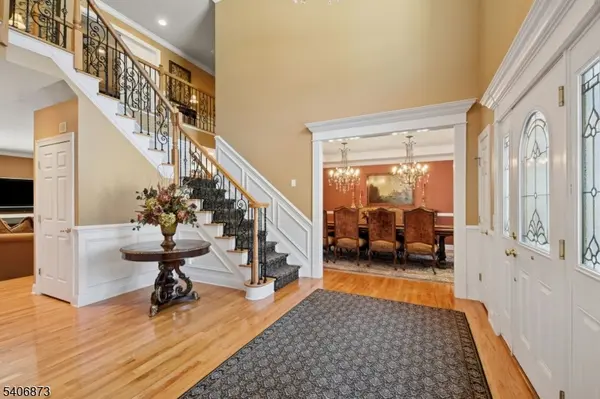 108 Hamilton Trl, Totowa Boro, NJ 07512