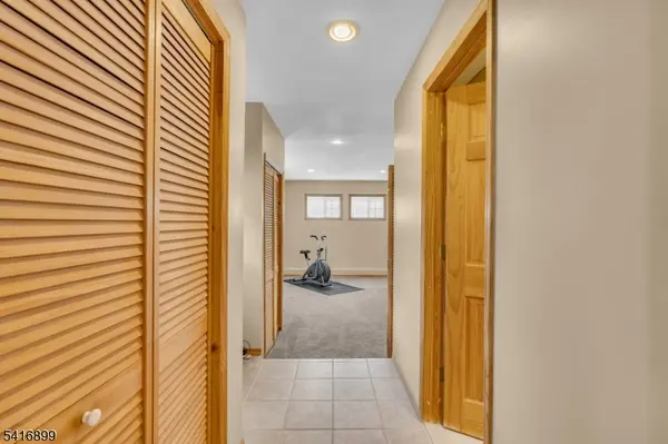 1091 Cambridge Lane, Bridgewater Twp., NJ 08807