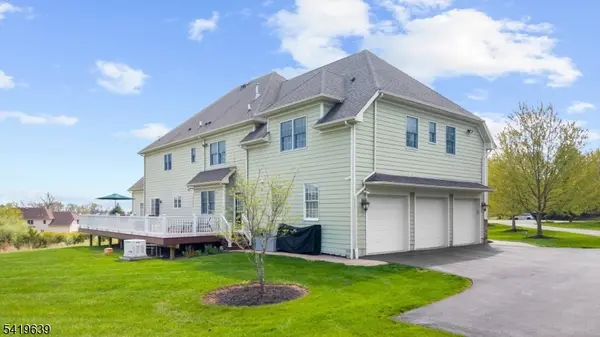 4 Steinbeck Ct, Alexandria Twp., NJ 08848