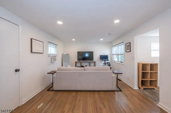 7 Pine St, Jefferson Twp., NJ 07849