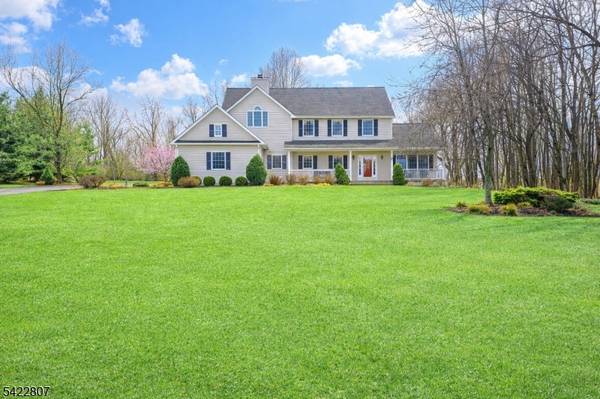 17 Mullen Ln, Lafayette Twp., NJ 07848