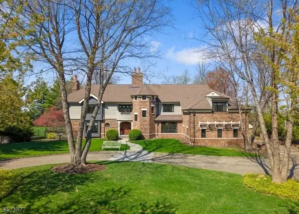 54 Hamilton Dr, North Caldwell Boro, NJ 07006