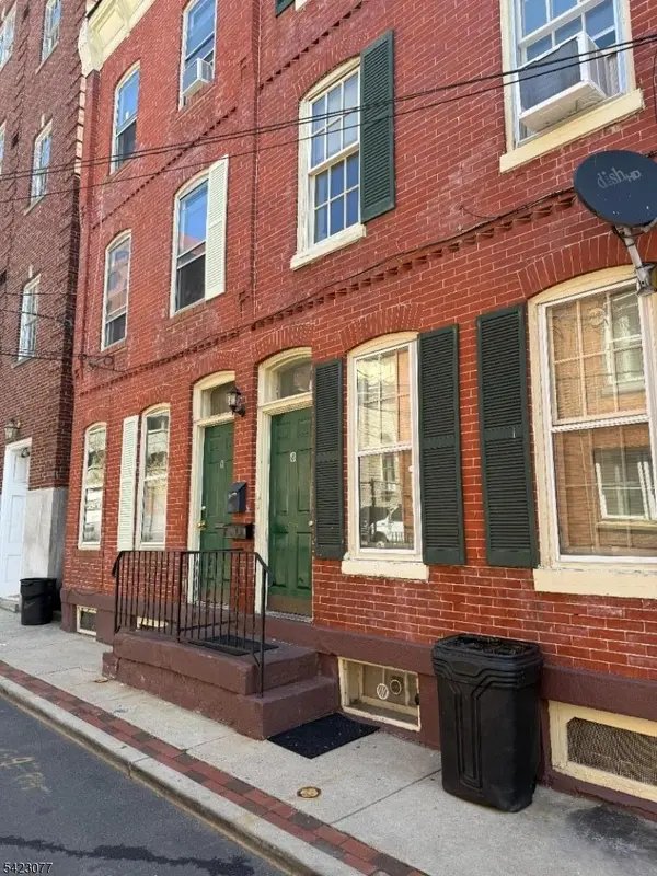 6 Peace St, Trenton City, NJ 08608