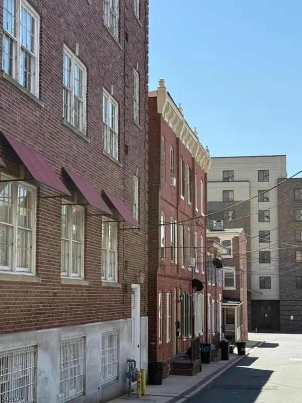 6 Peace St, Trenton City, NJ 08608