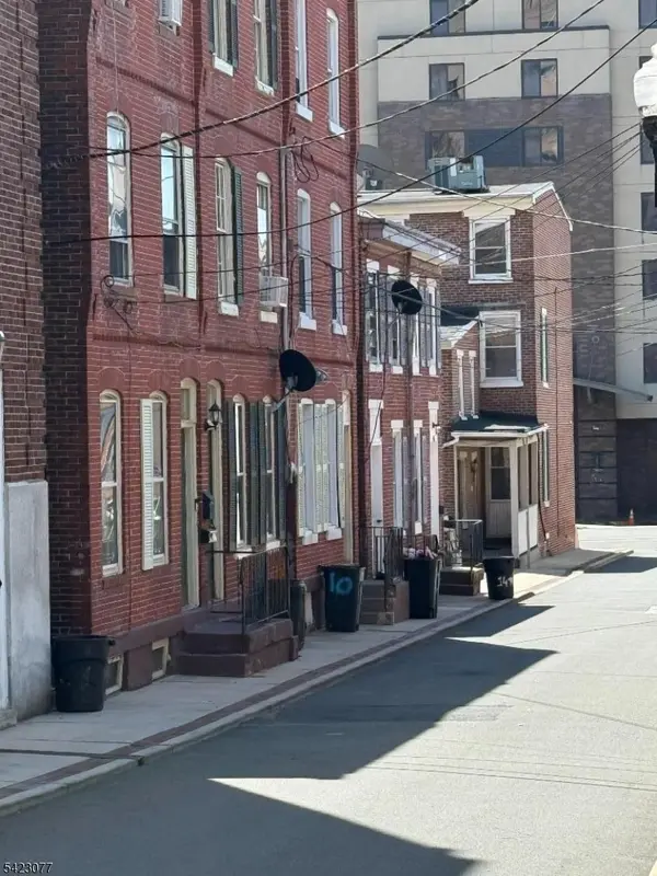 6 Peace St, Trenton City, NJ 08608