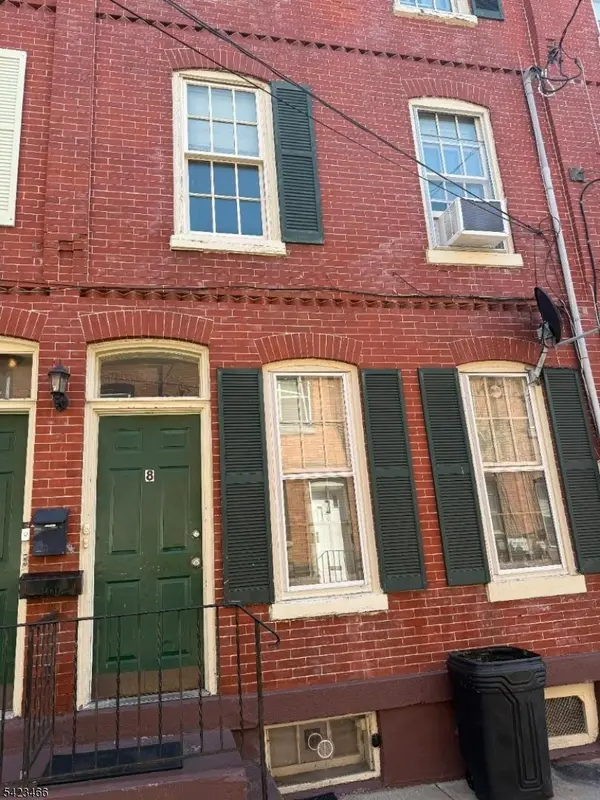 8 Peace St, Trenton City, NJ 08608