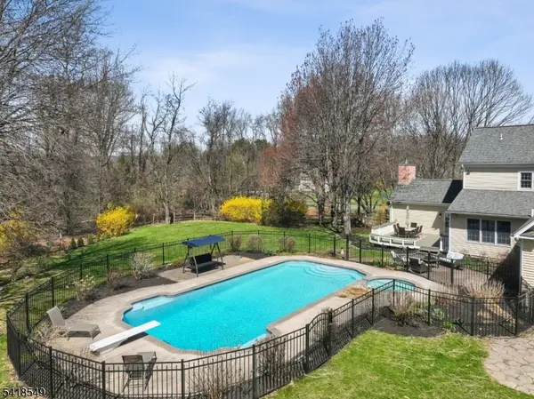 11 Highland Ave, Washington Twp., NJ 07853