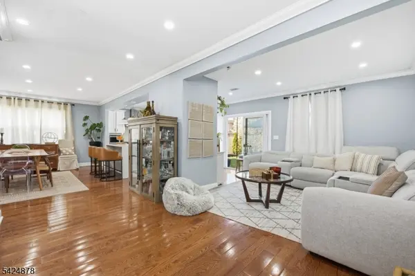 301 Roosevelt Ave, Hasbrouck Heights Boro, NJ 07604