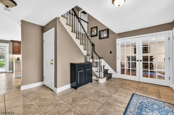 19 Daniel Dr, Hillsborough Twp., NJ 08844