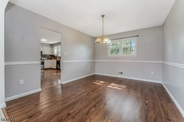 214 Powderhorn Dr, Lopatcong Twp., NJ 08865