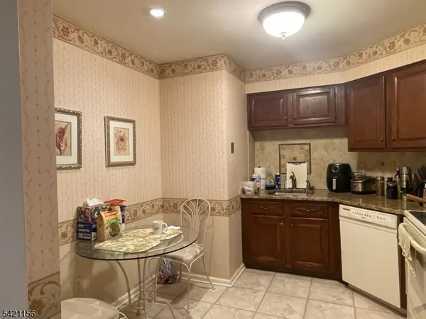 28 Commonwealth Dr, Bernards Twp., NJ 07920