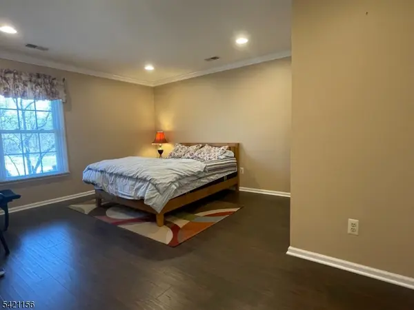 28 Commonwealth Dr, Bernards Twp., NJ 07920