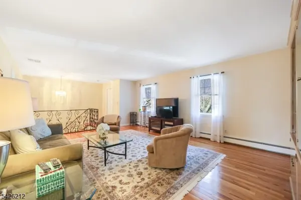 68 Colgate Ave, Paramus Boro, NJ 07652