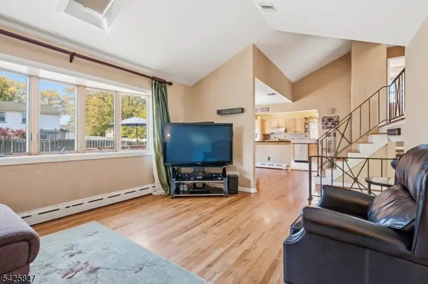 11 Briar Hills Cir, Springfield Twp., NJ 07081