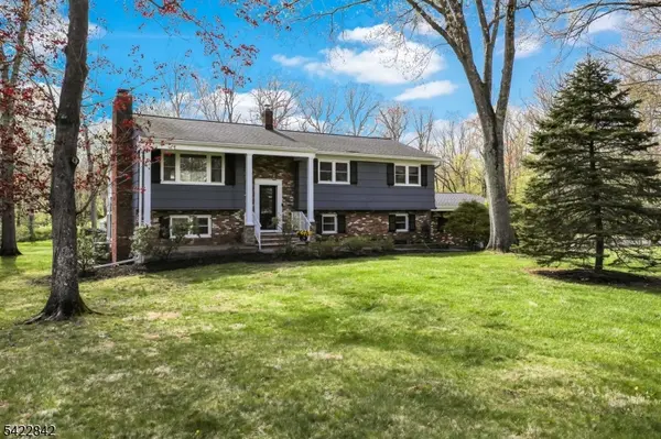 36 Coppergate Dr, Bernards Twp., NJ 07920