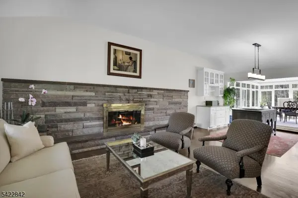 36 Coppergate Dr, Bernards Twp., NJ 07920