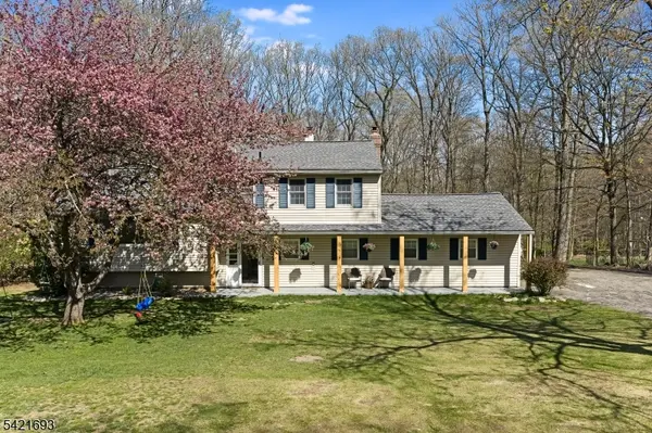 16 Crest Dr, Washington Twp., NJ 07853