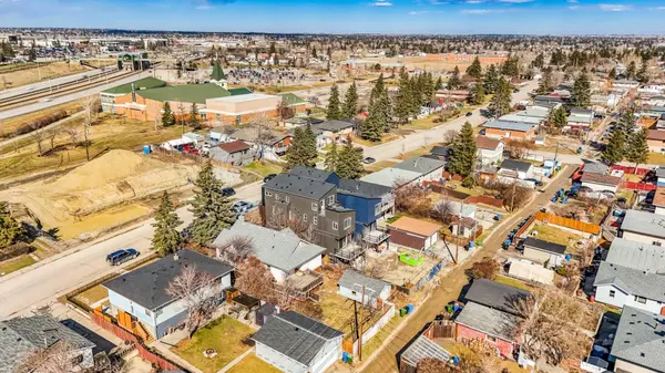 2713 9 AVE SE, Calgary, AB T2A 0B6