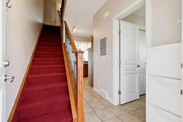 169 Rockyledge VW NW #14, Calgary, AB T3G 6B1