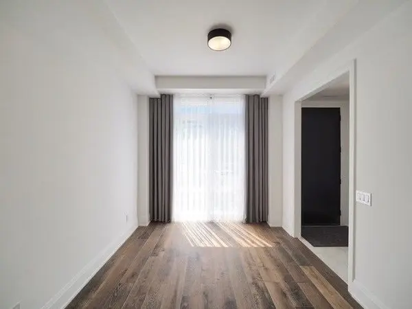 17 Greenbriar RD #2, Toronto C15, ON M2K 0G7