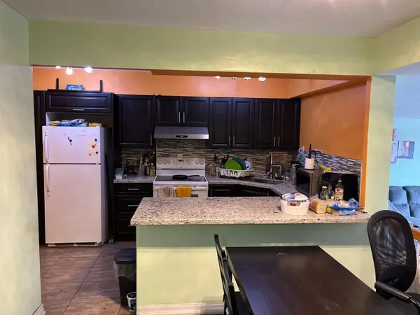 177 Linus RD #408, Toronto C15, ON M2J 4S5