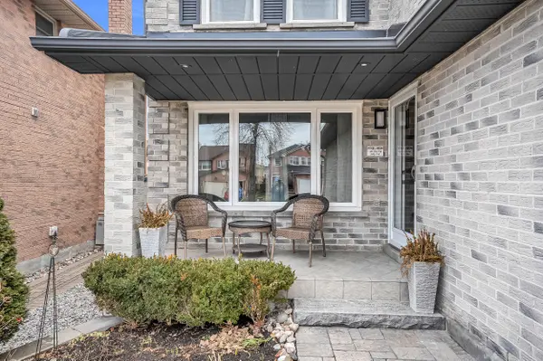 556 Rainy Day DR, Pickering, ON L1V 5Z9