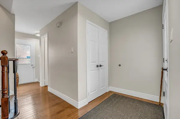 556 Rainy Day DR, Pickering, ON L1V 5Z9