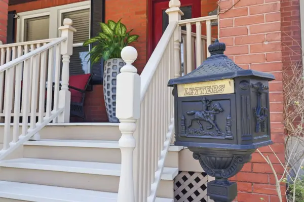 19 Hillcroft ST, Oshawa, ON L1G 2K8