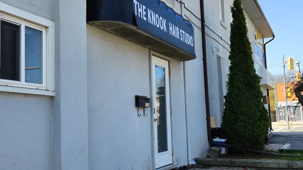 911 Simcoe ST N #B, Oshawa, ON L1G 4W1