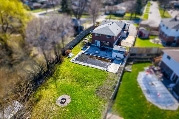 215 Central Park BLVD N, Oshawa, ON L1G 5Z1