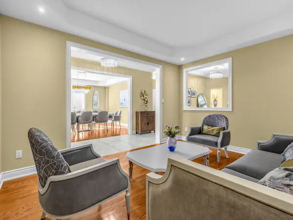 69 B Elm Grove AVE, Richmond Hill, ON L4E 2V4