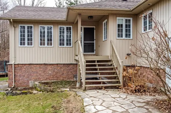 4927 25 Side RD, Essa, ON L4M 4S4