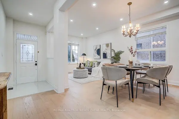 16 Hartwell WAY, Aurora, ON L4G 7X7