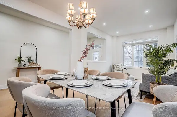 16 Hartwell WAY, Aurora, ON L4G 7X7