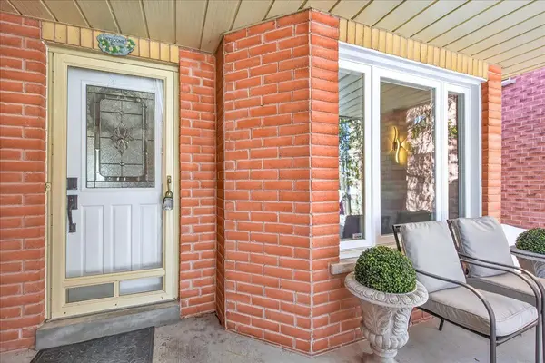 28 Hawkins DR, Barrie, ON L4N 0A6