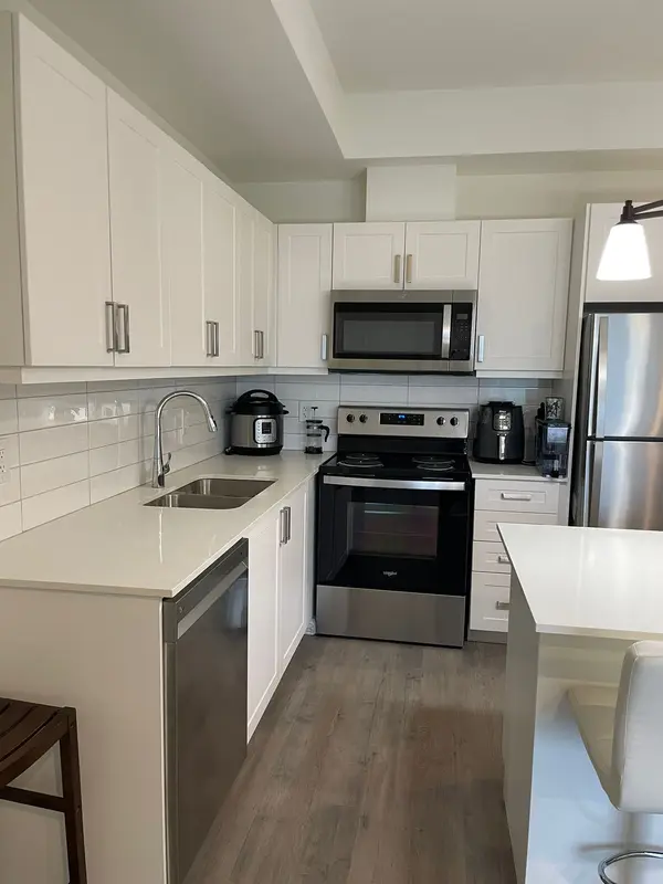 58 Lakeside TER #1111, Barrie, ON L4M 0L5