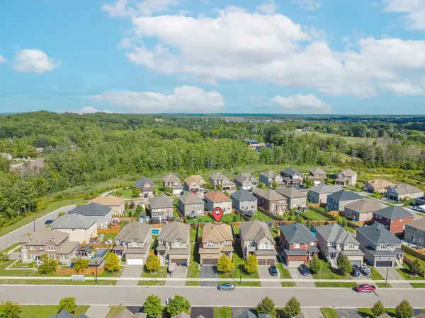 9 Academy AVE, Wasaga Beach, ON L9Z 1J4