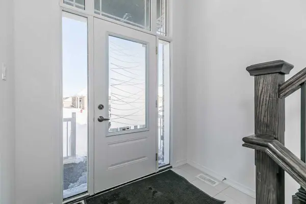 98 Isabella DR, Orillia, ON L3V 8K7