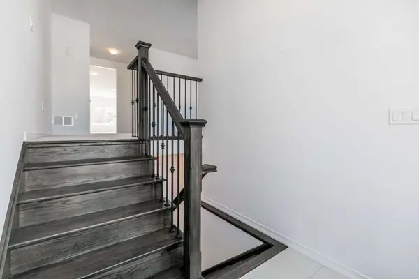 98 Isabella DR, Orillia, ON L3V 8K7