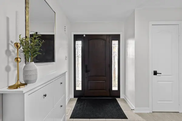 30 Megan CRES, Barrie, ON L4N 6E2