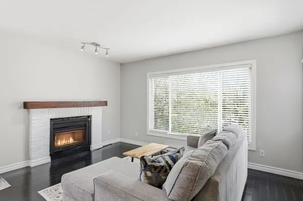 23 Dawson DR #109, Collingwood, ON L9Y 5B4