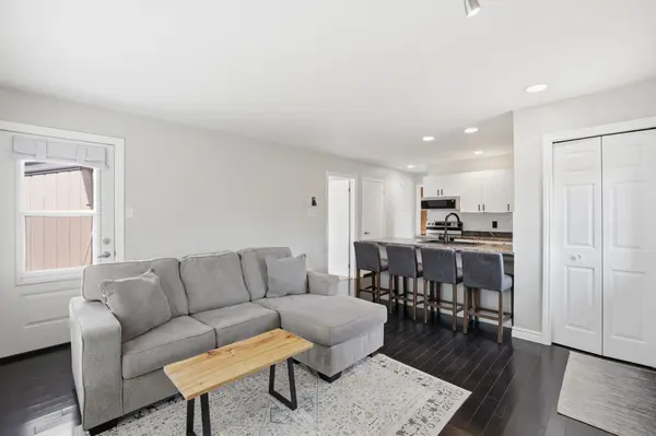 23 Dawson DR #109, Collingwood, ON L9Y 5B4