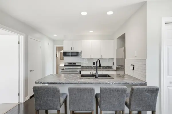 23 Dawson DR #109, Collingwood, ON L9Y 5B4