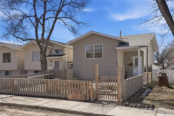 607 J AVENUE N, Saskatoon, SK S7L 2K6