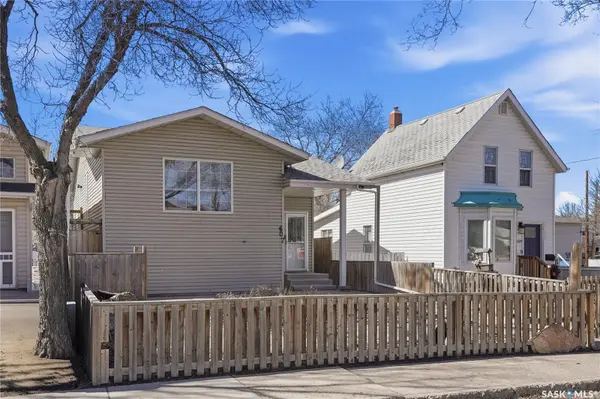 607 J AVENUE N, Saskatoon, SK S7L 2K6