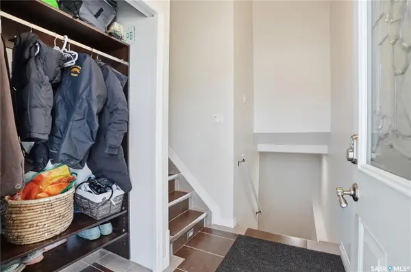 607 J AVENUE N, Saskatoon, SK S7L 2K6