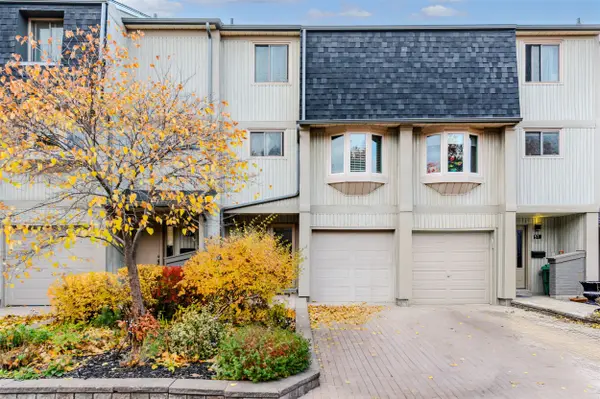 1060 Walden CIR #50, Mississauga, ON L5J 4J9