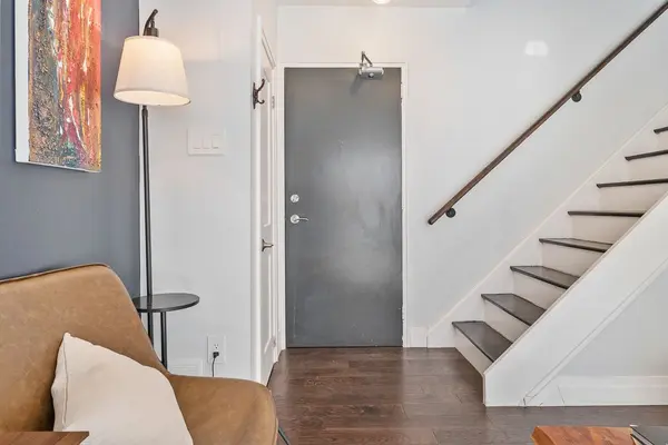 469 Claridge RD #5, Burlington, ON L7N 2S1