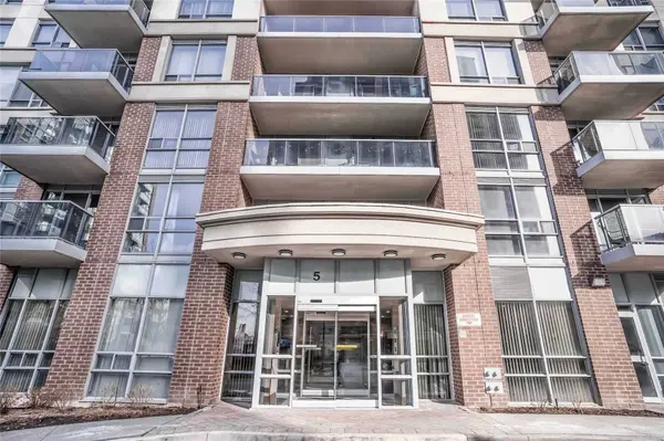 5 Michael Power PL #704, Toronto W08, ON M9A 0A3