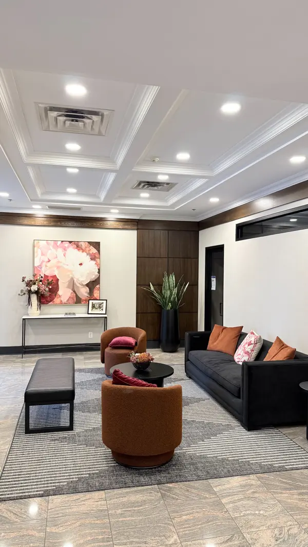 5 Michael Power PL #704, Toronto W08, ON M9A 0A3